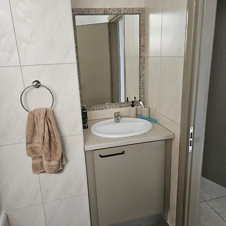 Sea View Valley Retreat *