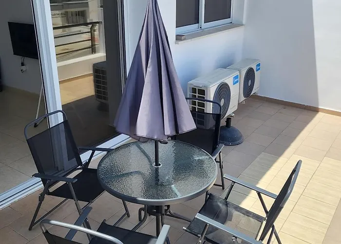 Sea View Valley Retreat