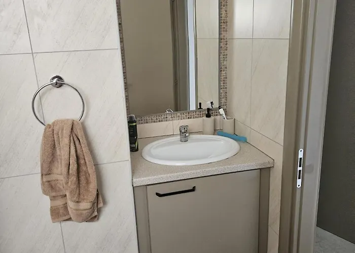 Sea View Valley Retreat *